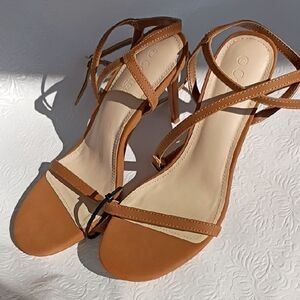 Chic Tan Strappy Heels
